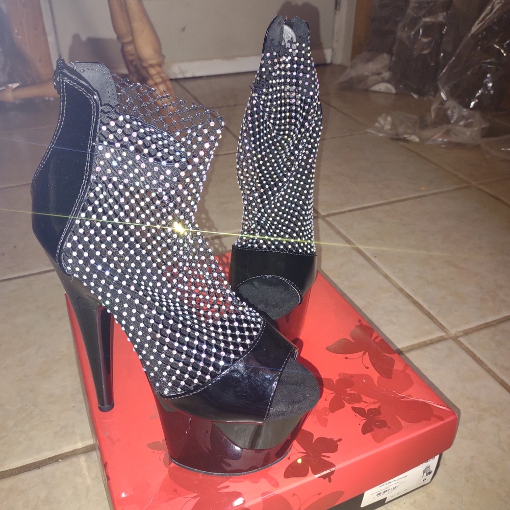Heels size 6